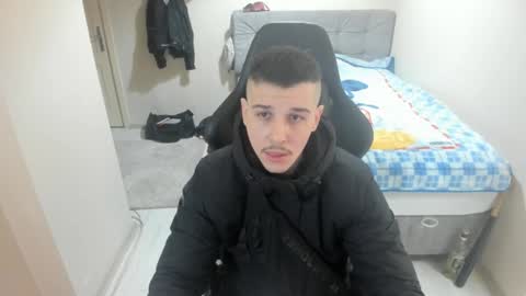Snapshot of ulxer chatting on 02-07-25, 07:06 hi im mike tyson - online show from 02-07-25, 07:06