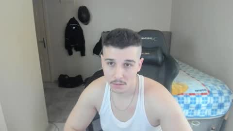 Snapshot of ulxer chatting on 02-15-25, 12:37 hi im mike tyson - online show from 02-15-25, 12:37