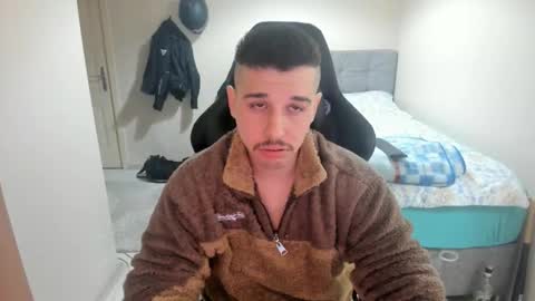 Snapshot of ulxer chatting on 02-21-25, 11:10 hi im mike tyson - online show from 02-21-25, 11:10