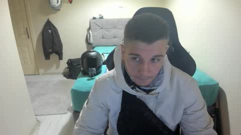 Snapshot of ulxer chatting on 10-12-25, 07:02 hi im mike tyson - online show from 10-12-25, 07:02