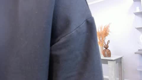 Kira online show from 11-29-25, 03:15