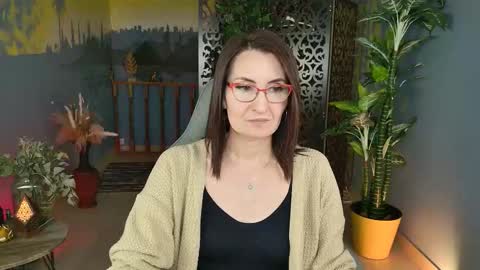 Snapshot of unatera chatting on 11-04-25, 09:08 UnaTera online show from 11-04-25, 09:08