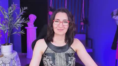 Snapshot of unatera chatting on 11-09-25, 05:28 UnaTera online show from 11-09-25, 05:28