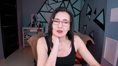 Snapshot of unatera chatting on 01-11-26, 09:03 UnaTera online show from 01-11-26, 09:03