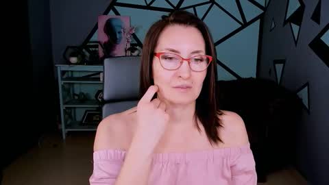 Snapshot of unatera chatting on 02-01-26, 09:08 UnaTera online show from 02-01-26, 09:08