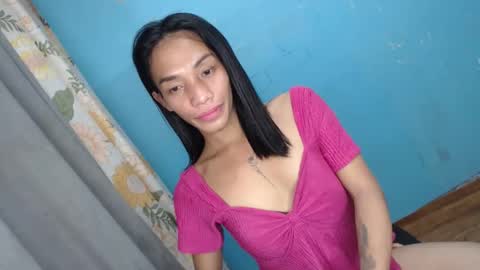 Snapshot of uncut_queen chatting on 09-28-25, 02:11 LOVELY JANE online show from 09-28-25, 02:11