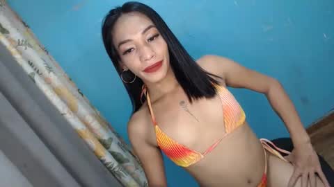 Snapshot of uncut_queen chatting on 10-03-25, 01:35 LOVELY JANE online show from 10-03-25, 01:35