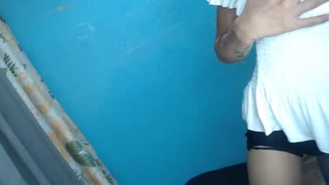 Snapshot of uncut_queen chatting on 10-07-25, 03:36 LOVELY JANE online show from 10-07-25, 03:36