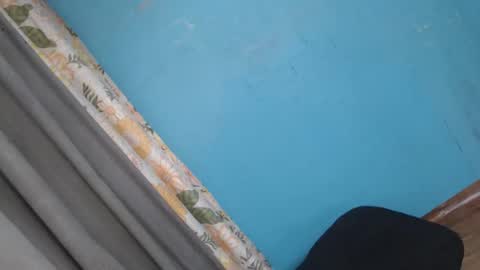 Snapshot of uncut_queen chatting on 10-09-25, 01:58 LOVELY JANE online show from 10-09-25, 01:58