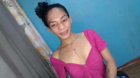 Snapshot of uncut_queen chatting on 10-18-25, 02:25 LOVELY JANE online show from 10-18-25, 02:25