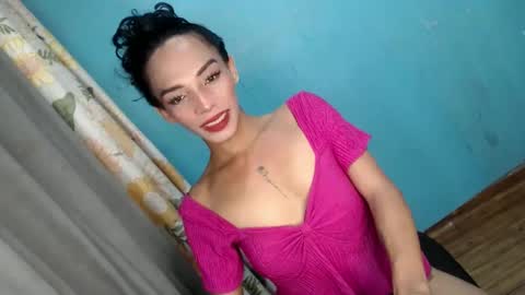Snapshot of uncut_queen chatting on 10-20-25, 10:54 LOVELY JANE online show from 10-20-25, 10:54