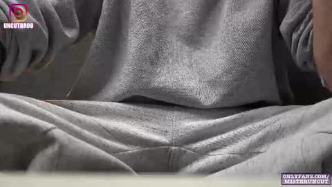 Snapshot of uncutgerman420 chatting on 10-29-25, 07:15 Mister Uncut online show from 10-29-25, 07:15