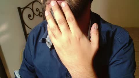 Snapshot of under_thedesk chatting on 11-04-25, 05:12 Giov online show from 11-04-25, 05:12