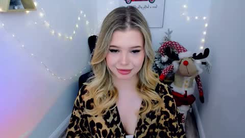 Snapshot of unforgettablalice chatting on 12-13-25, 07:53 Alice online show from 12-13-25, 07:53