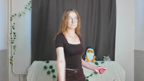unforgettablehelen online show from 04-17-26, 08:06