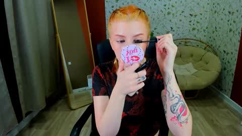 Snapshot of unicent chatting on 11-14-25, 09:13 Call me Mira thumbs up its make me happy online show from 11-14-25, 09:13