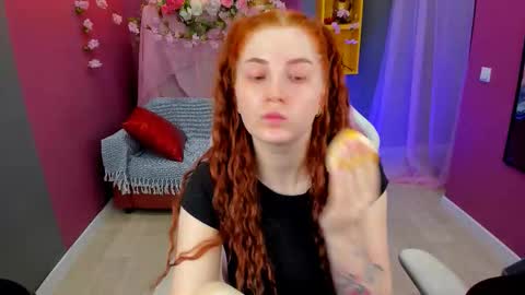 Snapshot of unicent chatting on 03-07-26, 09:12 Call me Mira thumbs up its make me happy online show from 03-07-26, 09:12