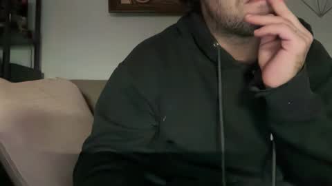 universalstudihoes online show from 12-21-24, 09:44