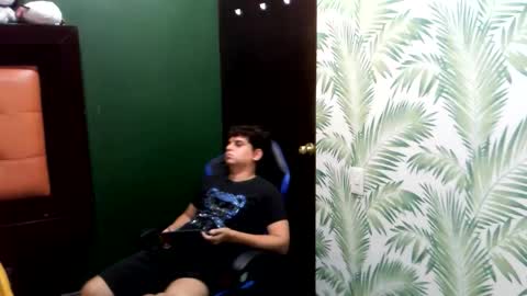 Snapshot of unlimitedfantasy chatting on 10-22-25, 05:30 Thiago online show from 10-22-25, 05:30