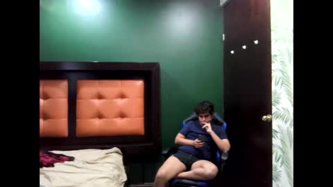 Snapshot of unlimitedfantasy chatting on 11-02-25, 04:59 Thiago online show from 11-02-25, 04:59