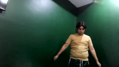 Snapshot of unlimitedfantasy chatting on 11-16-25, 10:37 Thiago online show from 11-16-25, 10:37