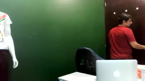 Snapshot of unlimitedfantasy chatting on 11-17-25, 04:24 Thiago online show from 11-17-25, 04:24