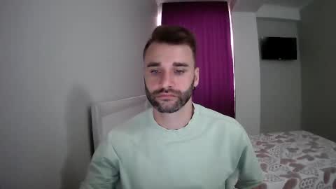 Snapshot of unnknow2024 chatting on 09-12-25, 11:32 SlavaVibes online show from 09-12-25, 11:32