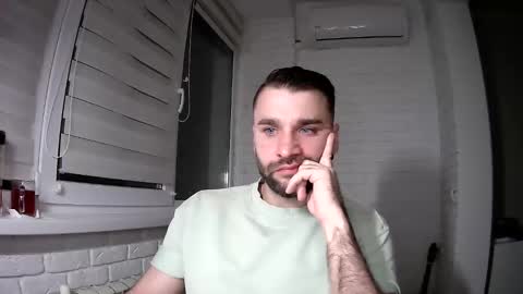 Snapshot of unnknow2024 chatting on 04-02-26, 05:10 SlavaVibes online show from 04-02-26, 05:10