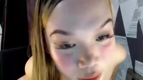 Snapshot of ur_anarosesexdoll chatting on 10-14-25, 06:52 anarose online show from 10-14-25, 06:52