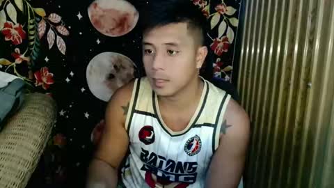 Snapshot of ur_pinoydave chatting on 12-17-25, 08:42 Dave online show from 12-17-25, 08:42