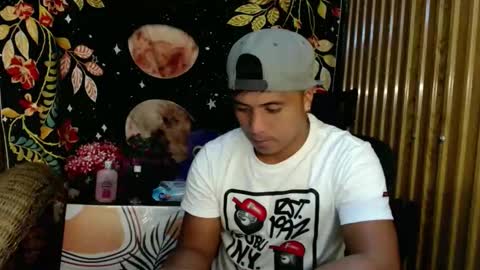 Snapshot of ur_pinoydave chatting on 01-11-26, 03:39 Dave online show from 01-11-26, 03:39