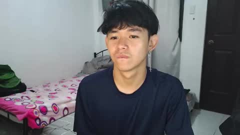 Snapshot of ur_younngtwinkxxx chatting on 01-19-26, 04:05 Ken online show from 01-19-26, 04:05