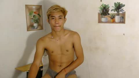 Snapshot of urasian_jomarie chatting on 06-12-26, 01:32 urasian_jomarie online show from 06-12-26, 01:32