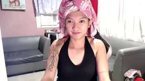 Snapshot of urasian_newra chatting on 09-18-25, 02:13 NEWRA ALLISON online show from 09-18-25, 02:13