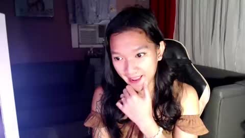 Snapshot of urasian_newra chatting on 10-04-25, 06:39 NEWRA ALLISON online show from 10-04-25, 06:39