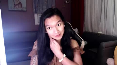 Snapshot of urasian_newra chatting on 10-16-25, 06:42 NEWRA ALLISON online show from 10-16-25, 06:42