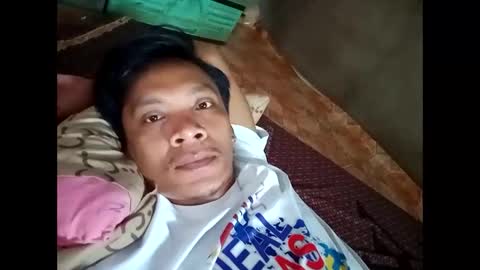 Snapshot of urasiandreamboyx chatting on 09-22-25, 01:40 John online show from 09-22-25, 01:40