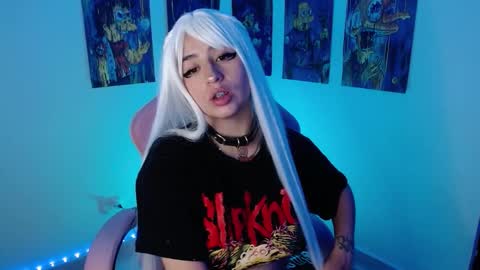 Snapshot of urbaby6irl chatting on 02-21-25, 03:01 Danielle online show from 02-21-25, 03:01