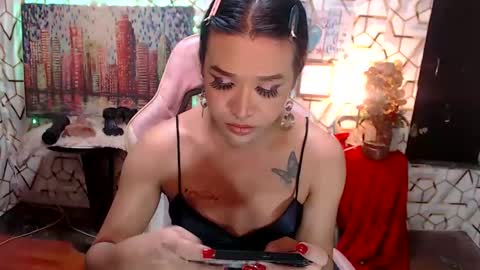 Queen lucy online show from 05-20-26, 06:03