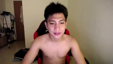 Snapshot of urcuteguy_jhonx chatting on 05-18-26, 02:34 Dannie online show from 05-18-26, 02:34
