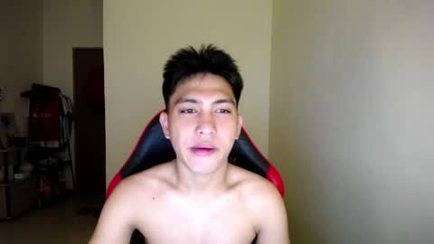 Snapshot of urcuteguy_jhonx chatting on 05-28-26, 08:11 Dannie online show from 05-28-26, 08:11