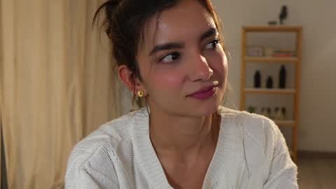 Snapshot of urcutelinda chatting on 12-08-24, 12:07 Linda Restrepo online show from 12-08-24, 12:07