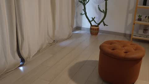 Snapshot of urcutelinda chatting on 12-12-24, 10:20 Linda Restrepo online show from 12-12-24, 10:20