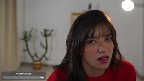 Snapshot of urcutelinda chatting on 12-29-24, 01:34 Linda Restrepo online show from 12-29-24, 01:34