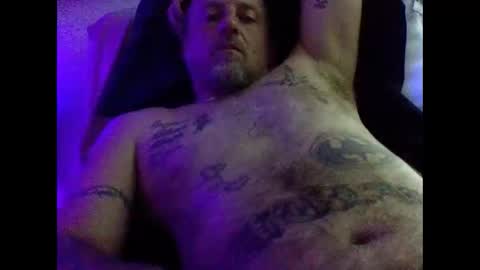 Snapshot of urdaddy875867 chatting on 12-21-25, 09:55 urdaddy875867 online show from 12-21-25, 09:55