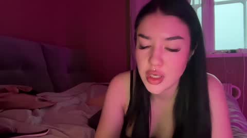 Snapshot of urdevilbaby chatting on 12-15-24, 06:07 Margo online show from 12-15-24, 06:07