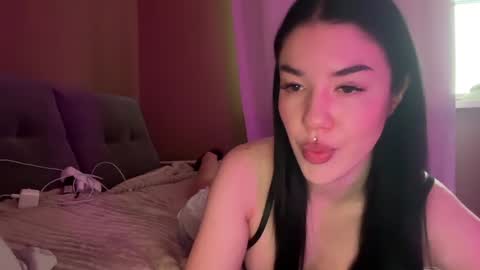Snapshot of urdevilbaby chatting on 12-20-24, 07:22 Margo online show from 12-20-24, 07:22