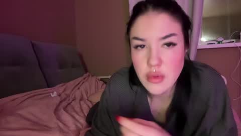 Snapshot of urdevilbaby chatting on 12-30-24, 04:51 Margo online show from 12-30-24, 04:51