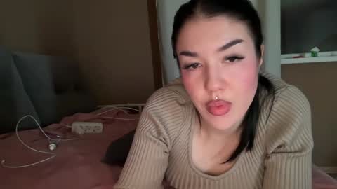 Snapshot of urdevilbaby chatting on 01-06-25, 02:25 Margo online show from 01-06-25, 02:25