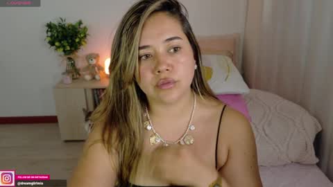 Snapshot of urdreamgiirl chatting on 04-07-26, 10:31 Mia Miller online show from 04-07-26, 10:31